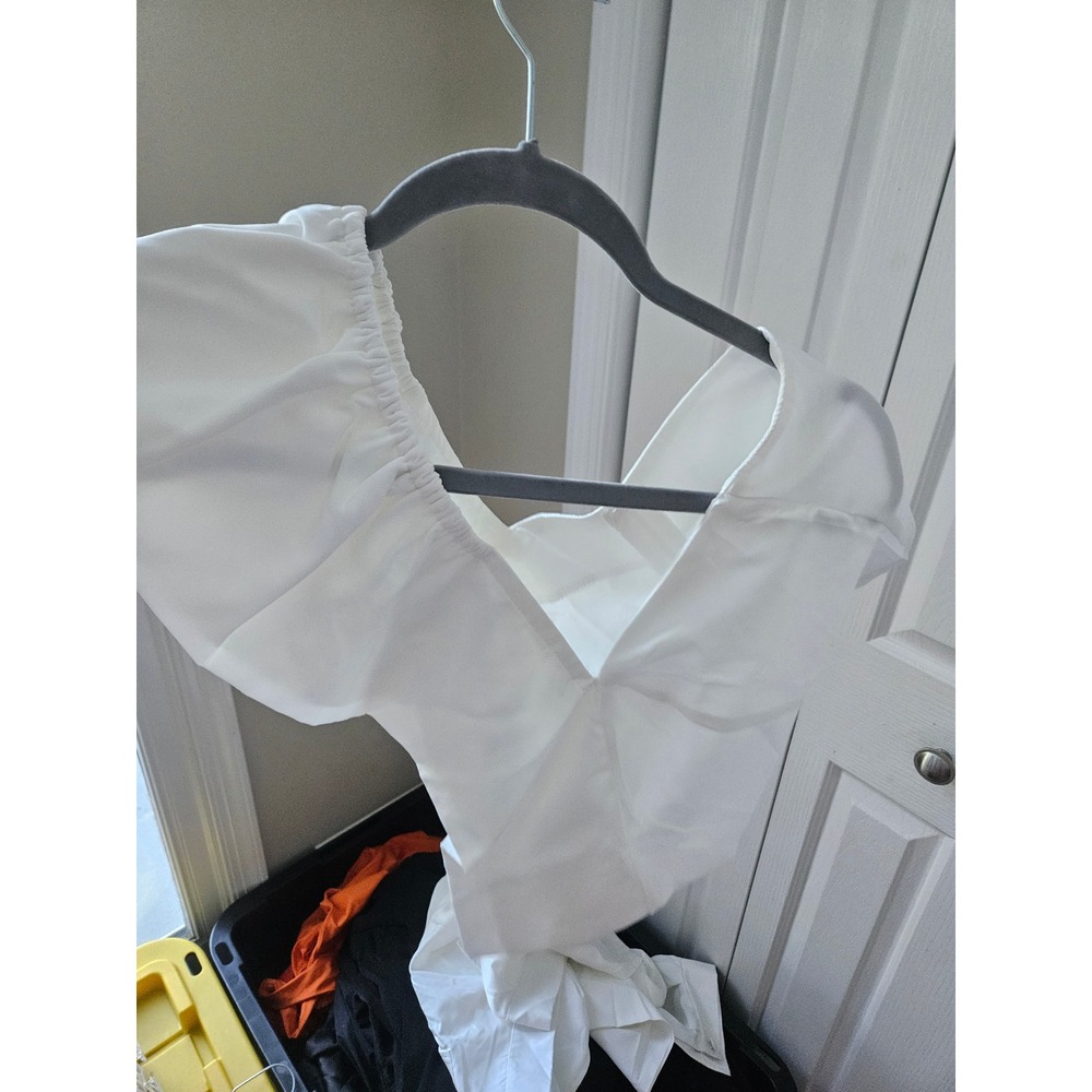 White Two Piece Set V-Neck Puff Sleeve Crop Top and Cargo Pants Ensemble Women